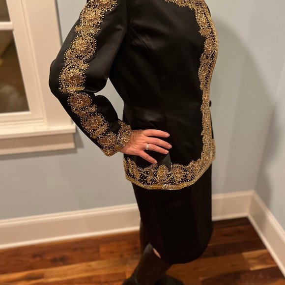 Vintage D'ore by  Della Roufogali Black and Gold 2 pc suit. - Picture 3 of 7